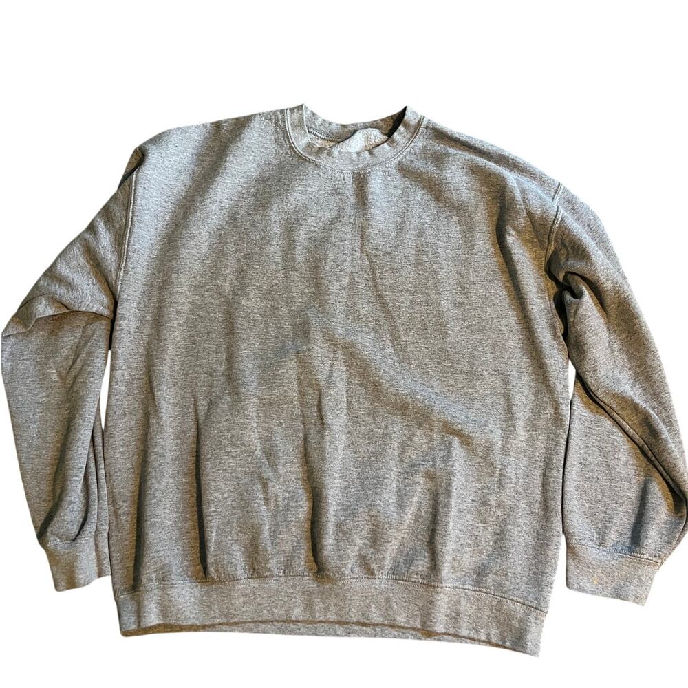 Grey raglan pull over crew sweatshirt med